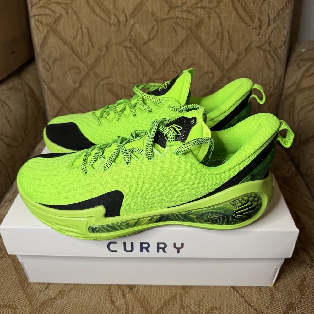 Size 10.5 - Under Armour Curry Flow 12 Extraterrestrial 3027633-001 Brand New!